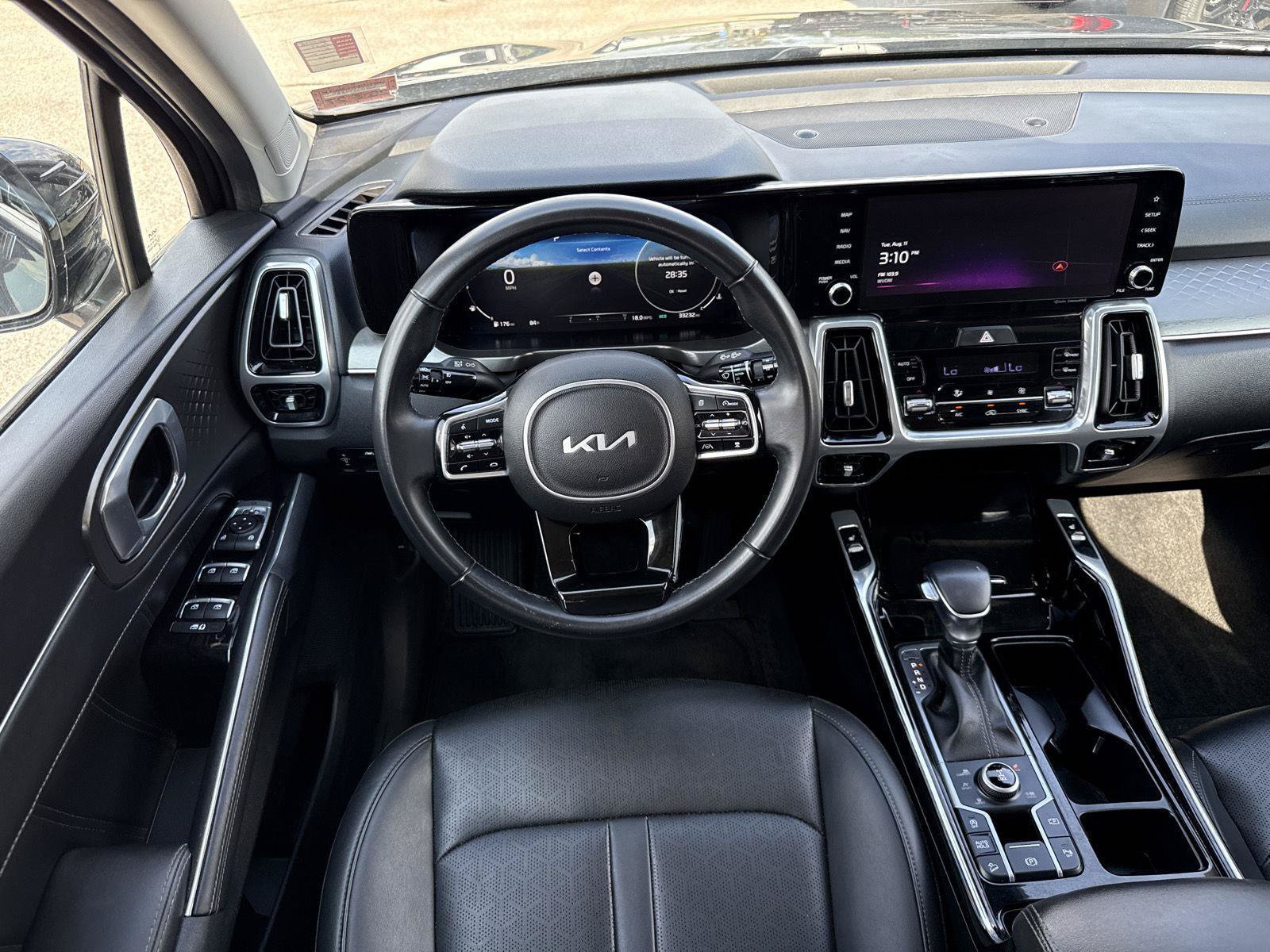 Used 2023 Kia Sorento SX AWD/4WD image 17