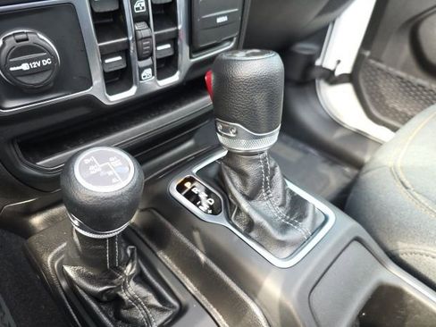 Used 2025 Jeep Wrangler Unlimited Sahara w/ Safety Group image 27