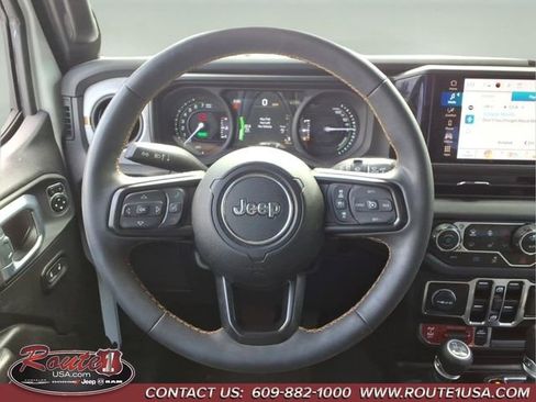 Used 2024 Jeep Wrangler Unlimited AWD/4WD image 26