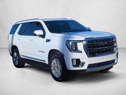 Used 2021 GMC Yukon SLT w/ SLT Luxury Package image 3