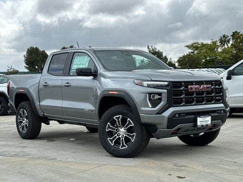 Used 2025 GMC Canyon AT4 AWD/4WD image 2
