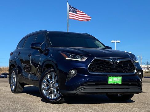 Used 2020 Toyota Highlander Limited image 2