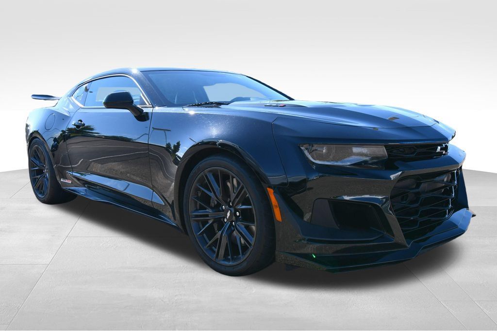 Used 2017 Chevrolet Camaro ZL1 RWD image 6