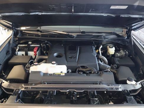 Used 2025 Toyota Tundra SR5 AWD/4WD image 9