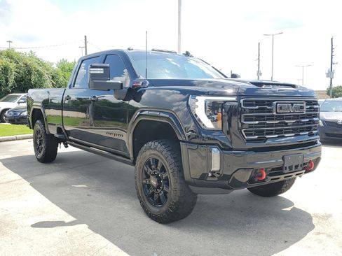 Used 2024 GMC Sierra 3500 AT4 w/ AT4 Premium Plus Package AWD/4WD image 4