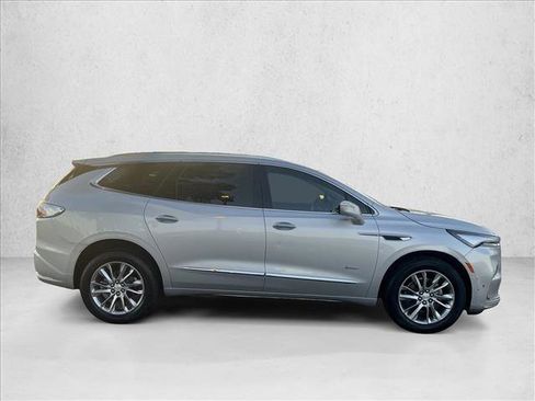 Used 2022 Buick Enclave Avenir w/ Avenir Technology Package image 4
