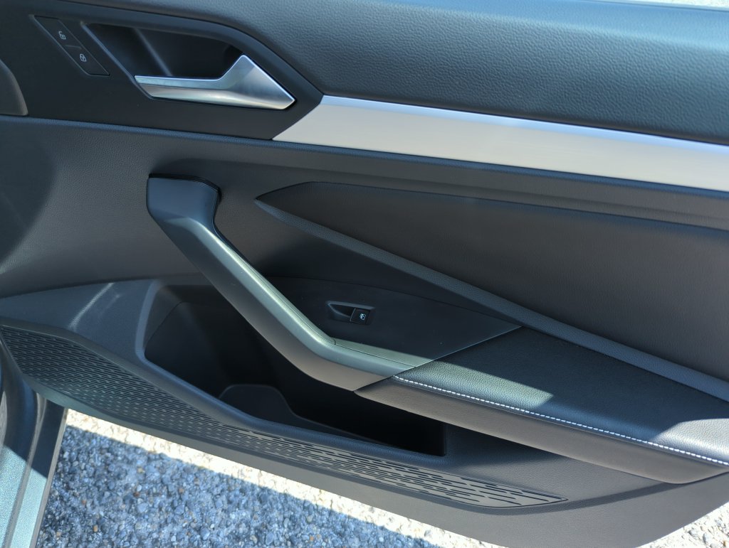 Certified 2026 Volkswagen Jetta S FWD image 33