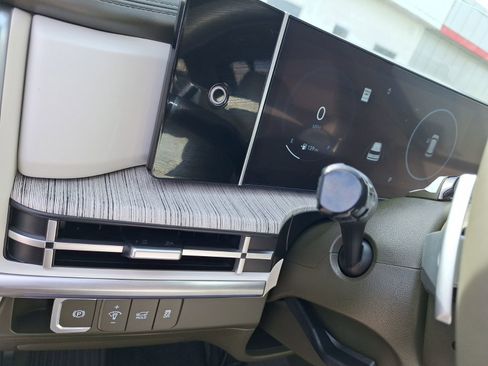 Used 2025 Hyundai Santa Fe Calligraphy image 17