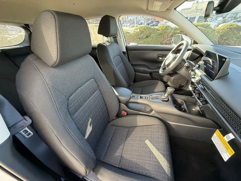 New 2026 Honda HR-V LX image 37