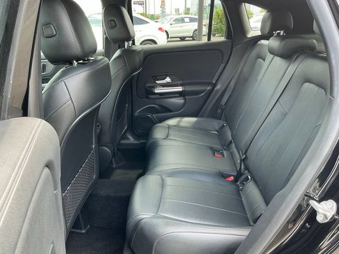 Used 2022 Mercedes-Benz GLA 250 4MATIC image 18