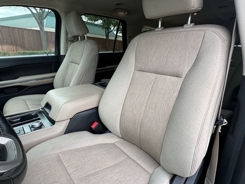 Used 2022 Ford Expedition Max XLT image 23