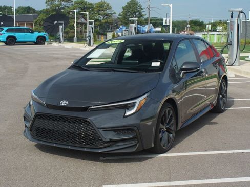 Certified 2025 Toyota Corolla SE FWD image 23