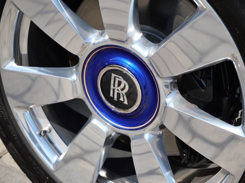 Used 2023 Rolls-Royce Cullinan w/ Cullinan Package AWD/4WD image 30