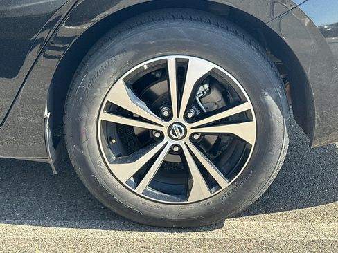 Certified 2023 Nissan Sentra SV FWD image 4