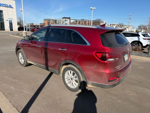 Used 2019 Kia Sorento LX w/ LX Convenience Package image 5