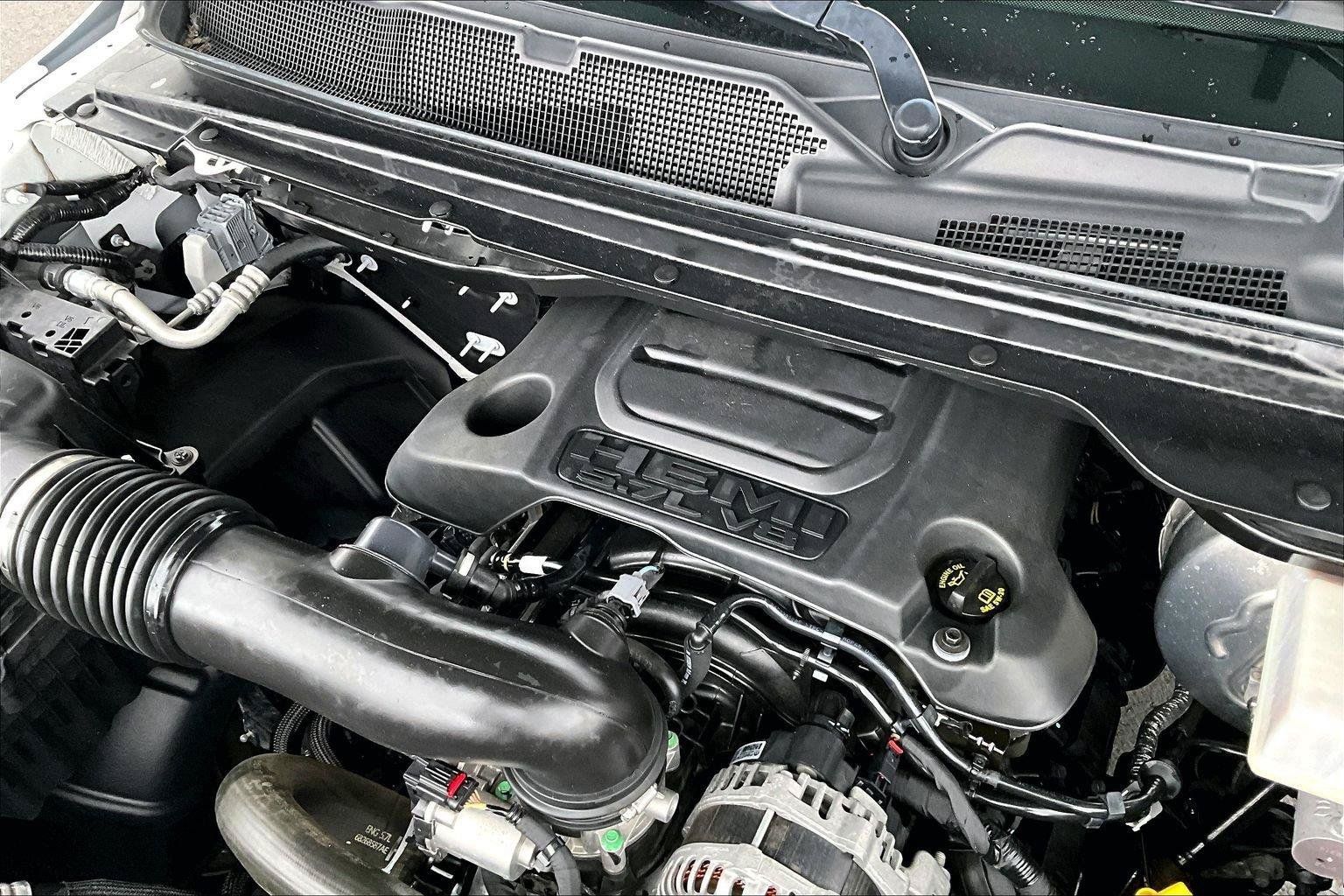 Used 2020 RAM 1500 Laramie w/ Sport Appearance Package AWD/4WD image 33