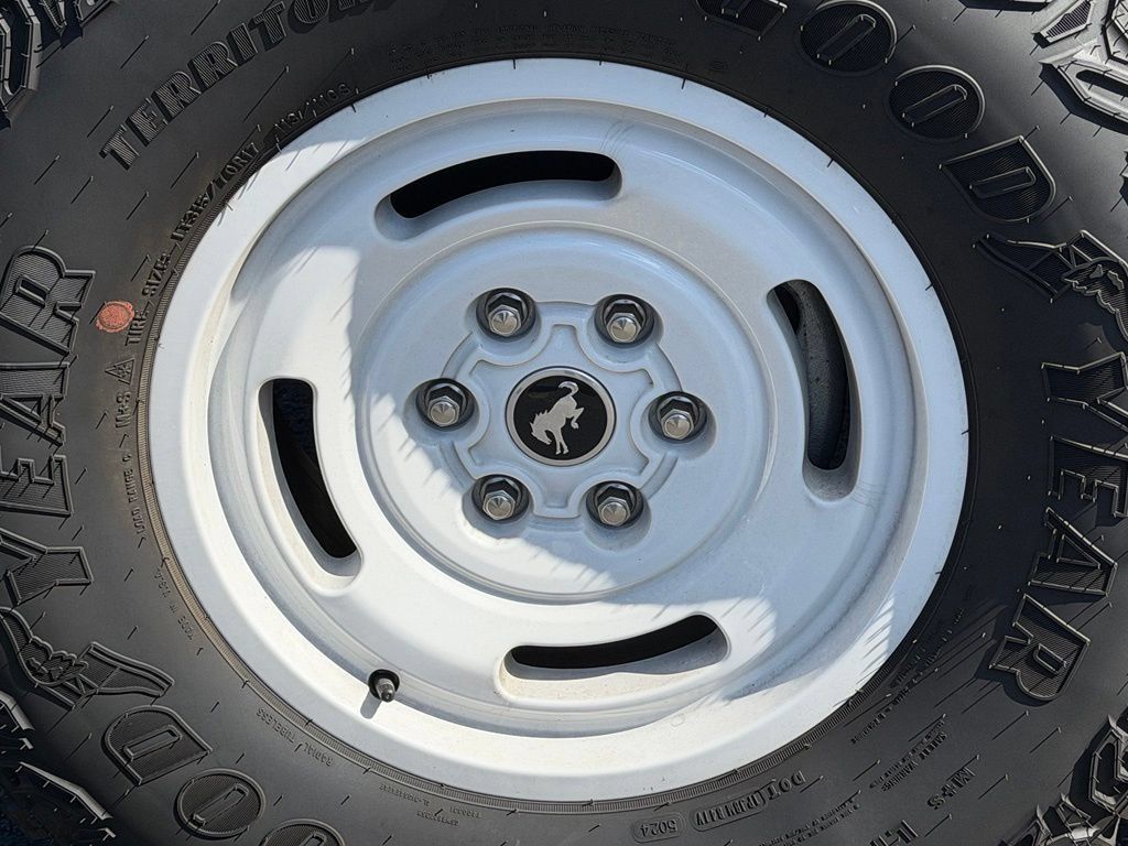 Used 2025 Ford Bronco Heritage Edition AWD/4WD image 28