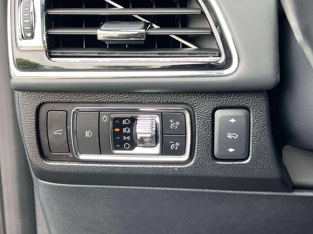 Used 2024 Lincoln Navigator Black Label AWD/4WD image 24