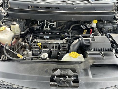 Used 2020 Dodge Journey SE w/ SE Popular Equipment Group image 13