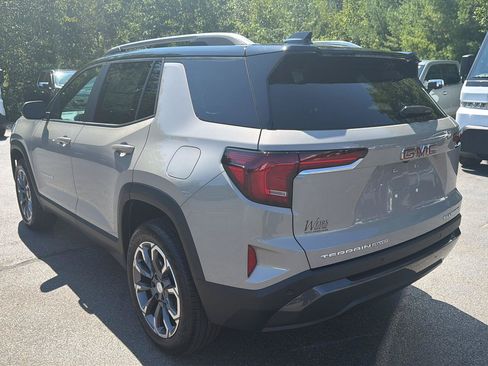 New 2027 GMC Terrain Elevation w/ Elevation Premium Package AWD/4WD image 3