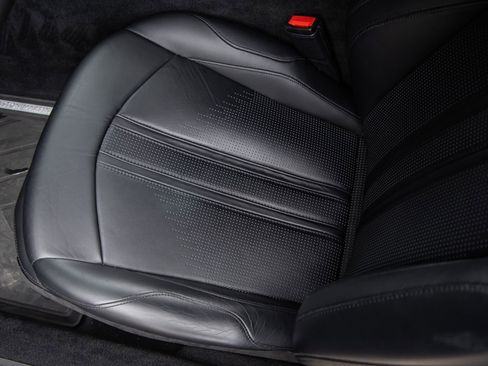 Used 2022 Aston Martin V8 Vantage Coupe RWD image 30