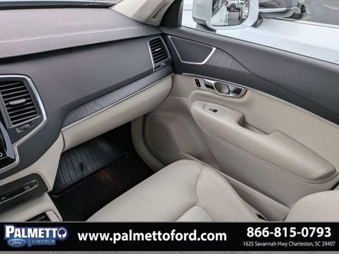 Used 2020 Volvo XC90 T5 Momentum FWD image 17