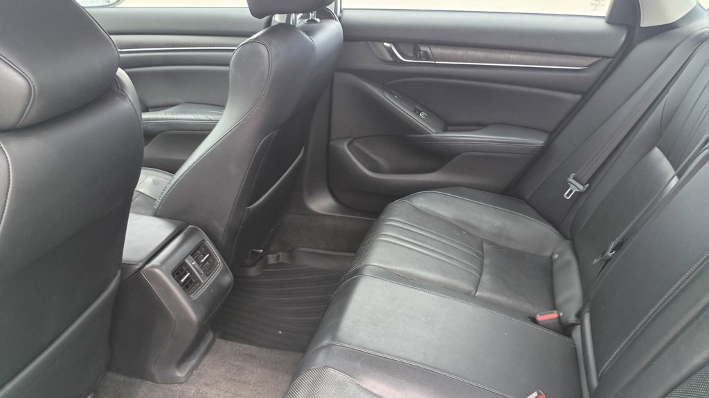 Used 2018 Honda Accord Touring image 20