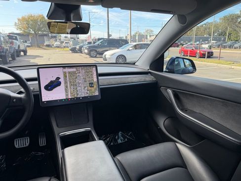 Used 2022 Tesla Model Y Performance image 37