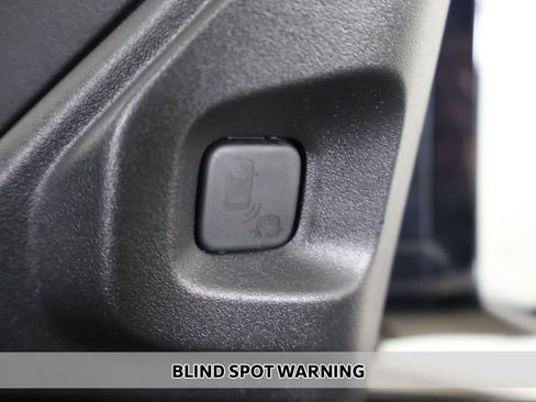 Used 2023 Acura MDX SH-AWD w/ Advance Package image 9