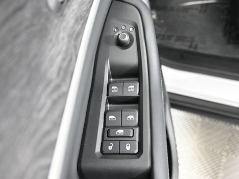 Used 2025 Jeep Grand Cherokee L Limited w/ Black Appearance Package image 20