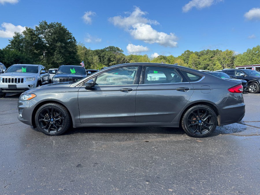 Used 2019 Ford Fusion SE w/ Equipment Group 151A FWD image 2