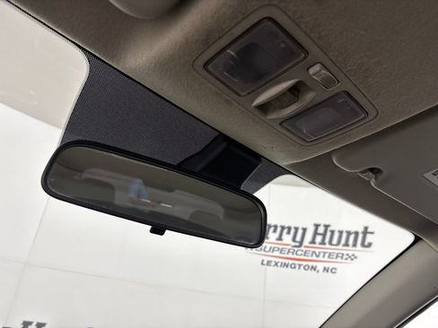 Used 2023 Hyundai Venue SEL FWD image 18
