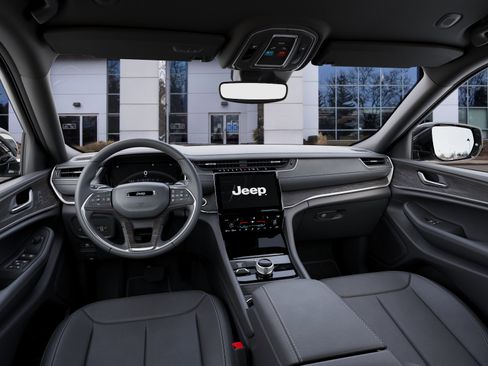 New 2025 Jeep Grand Cherokee Limited w/ Trailer Tow Package AWD/4WD image 14