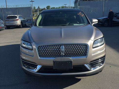 Used 2019 Lincoln Nautilus Reserve AWD/4WD image 2