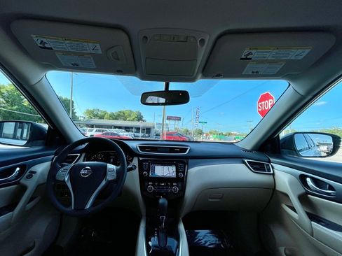 Used 2016 Nissan Rogue SV w/ SV Premium Package image 12