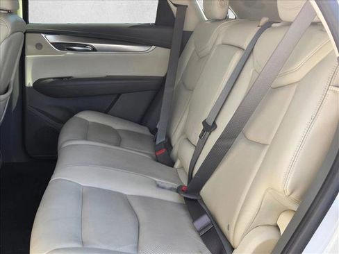 Used 2017 Cadillac XT5 Luxury w/ Driver Awareness Package image 20