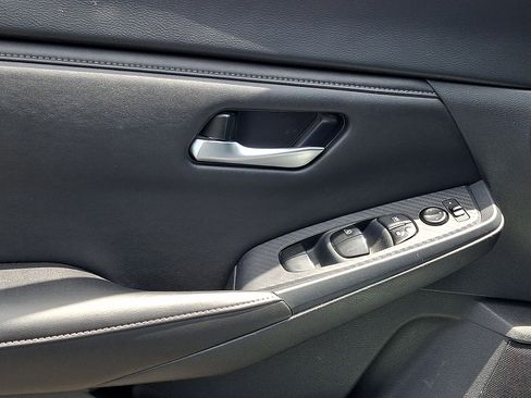 Used 2024 Nissan Sentra SV FWD image 12