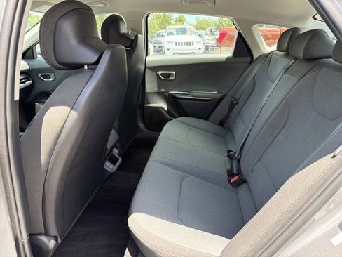 Used 2025 Kia K4 FWD image 13