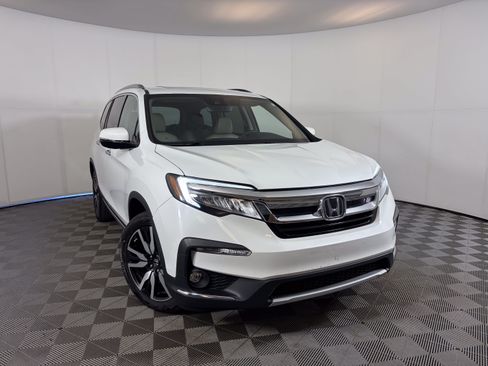 Used 2020 Honda Pilot Touring image 1