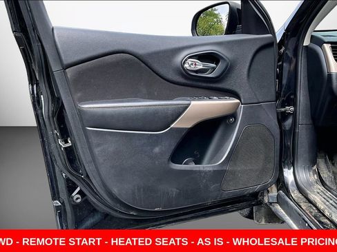 Used 2018 Jeep Cherokee Latitude w/ Altitude Package AWD/4WD image 19