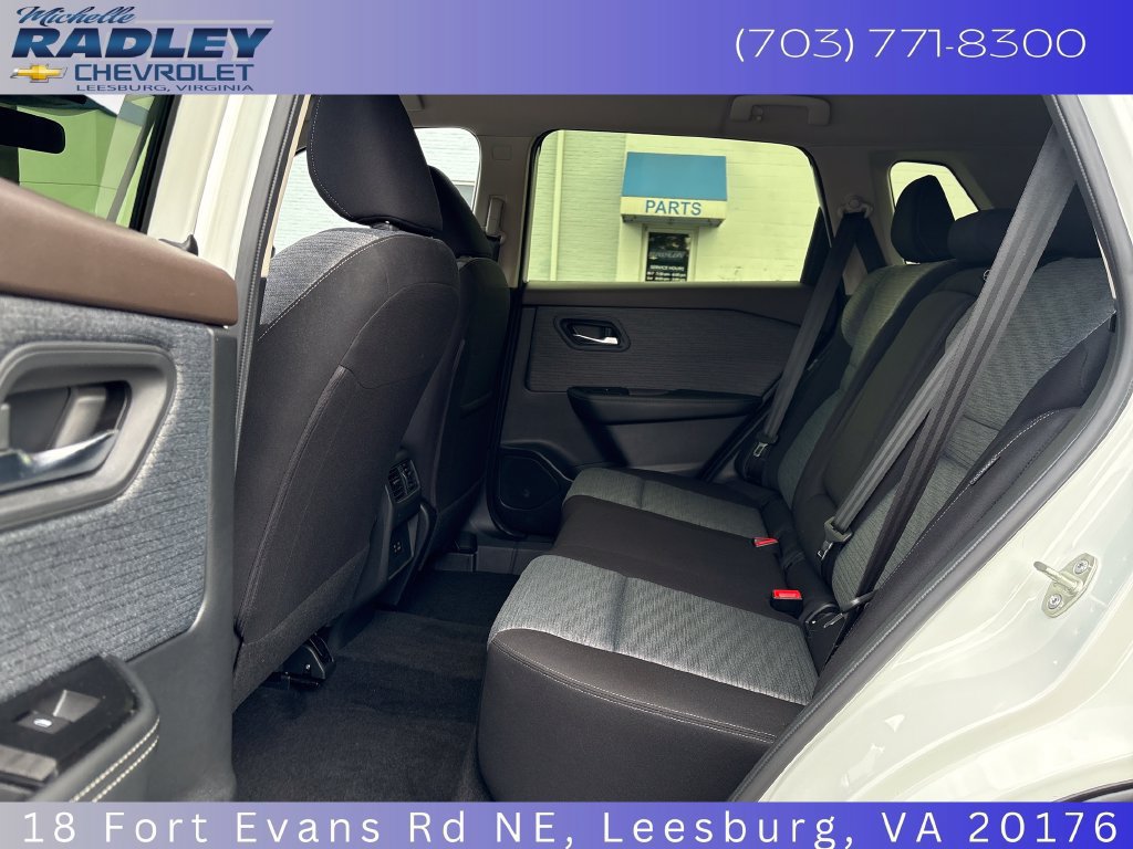 Used 2023 Nissan Rogue SV AWD/4WD image 23