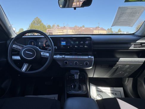 Used 2025 Hyundai Kona SE image 15