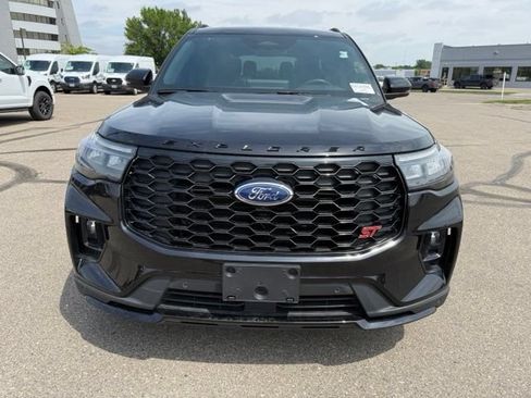 Used 2025 Ford Explorer ST AWD/4WD image 5