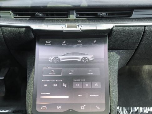 Used 2024 Lucid Air Touring AWD/4WD image 9