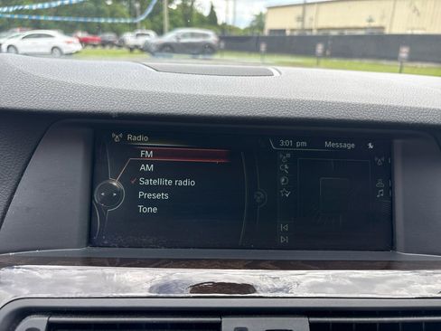 Used 2013 BMW 528i Sedan RWD image 12