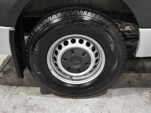 Used 2021 Mercedes-Benz Sprinter 2500 image 56