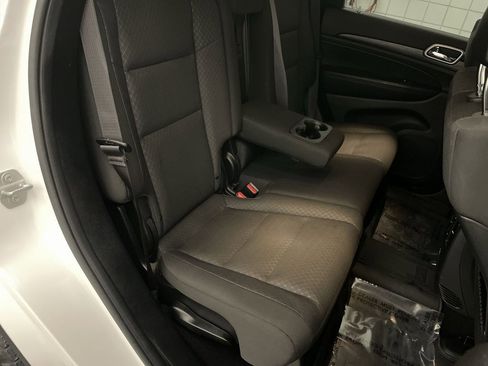 Used 2020 Jeep Grand Cherokee Laredo image 20