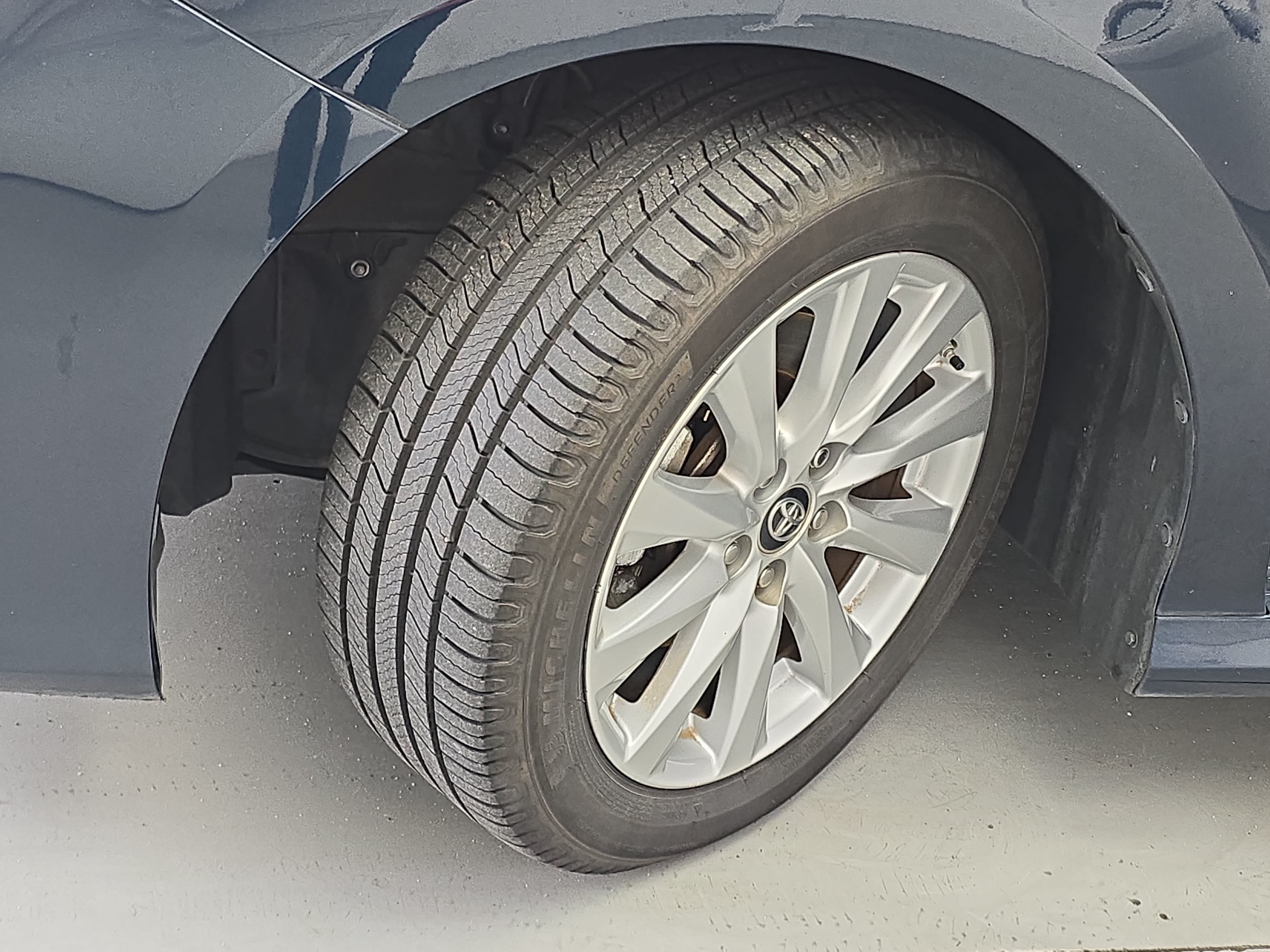 Used 2019 Toyota Camry LE FWD image 30
