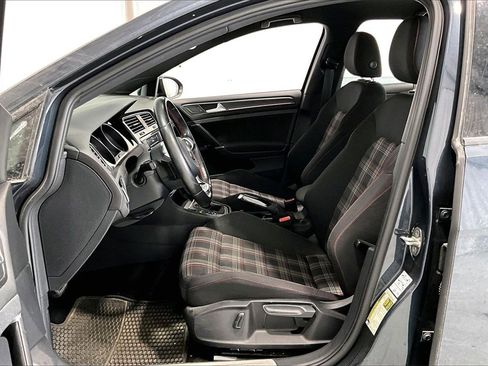 Used 2021 Volkswagen Golf 4-Door image 15