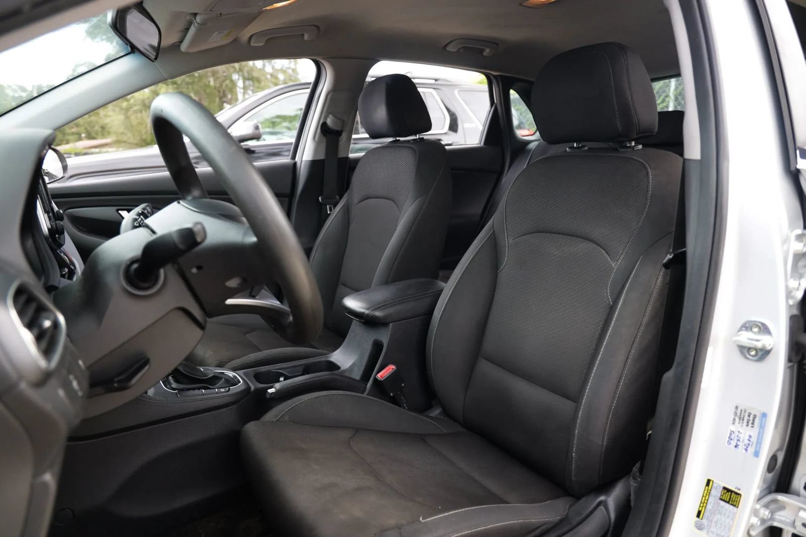 Used 2018 Hyundai Elantra GT FWD image 18